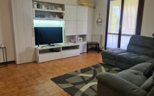 Vendesi quadrilocale con doppi servizi e terrazzo
