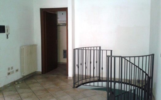 Affittasi negozio in centro